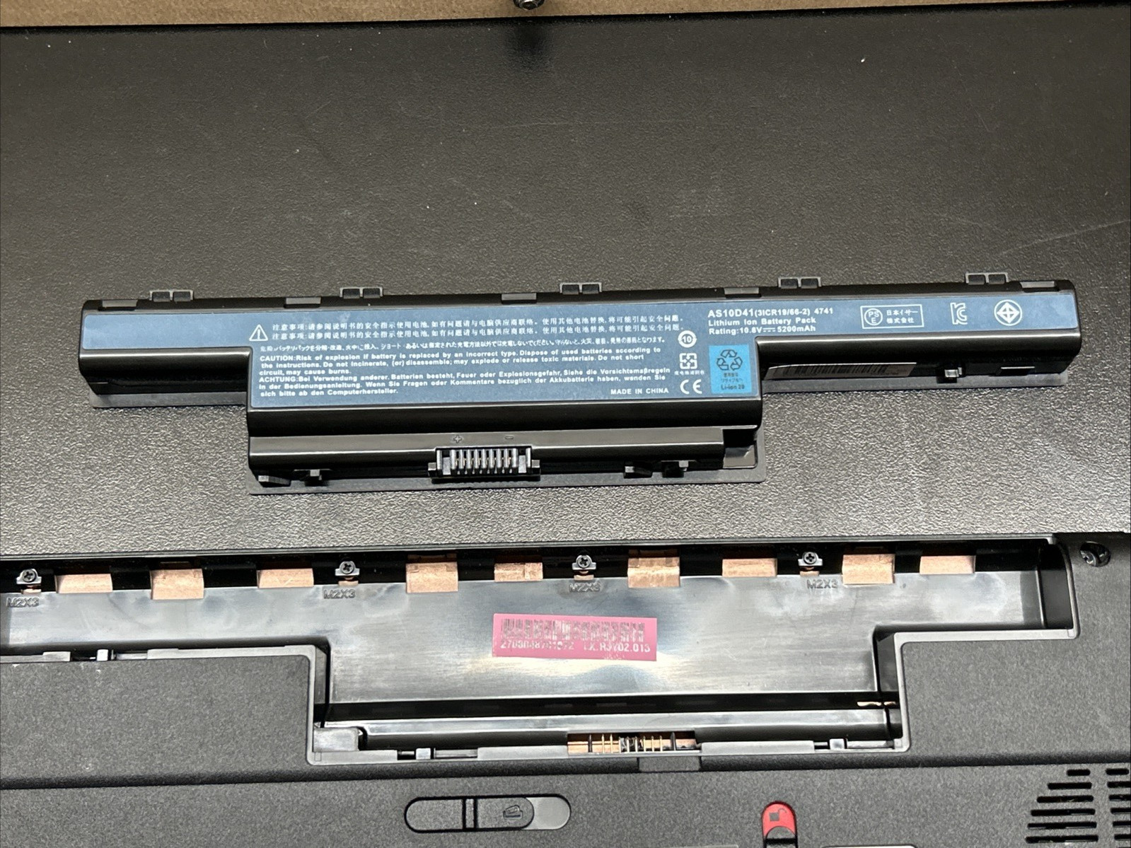 Acer Aspire 5250 Laptop AMD C-50 8GB RAM 320GB HDD Linux Mint – Needs Battery