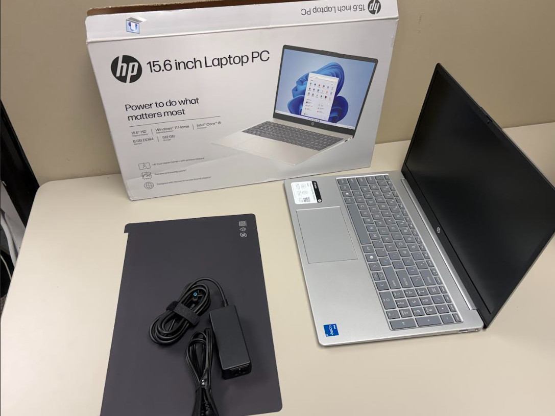 HP 15-fd0250wm HP Laptop 15.6″ HD i5-1334U 1.3GHz Intel UHD Graphics (Open Box)