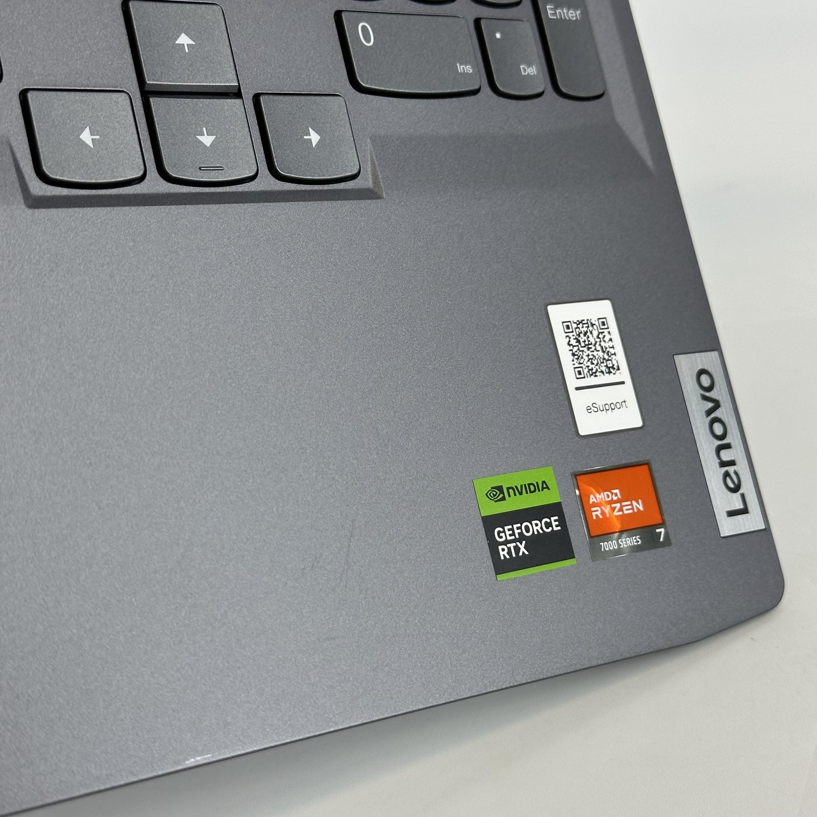 Lenovo LOQ 15 144Hz FHD 3.8 GHz Ryzen 7 7840HS 32GB 1TB/512GB NVIDIA RTX 4050