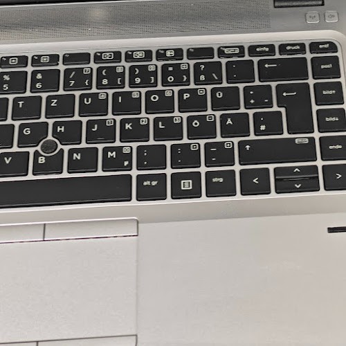 HP EliteBook 745 G3 Laptop – AMD A10-8700B, Radeon R6, 4GB RAM, No SSD, 14″ HD