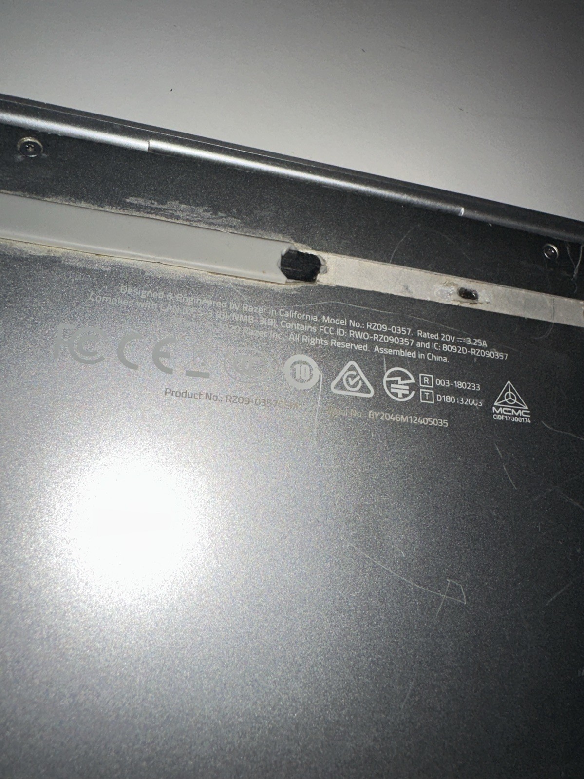 Razer Book 13 RZ09-0357 i5-1135G7 2.4GHz 8GB RAM 256GB SSD SIGNS OF WEAR