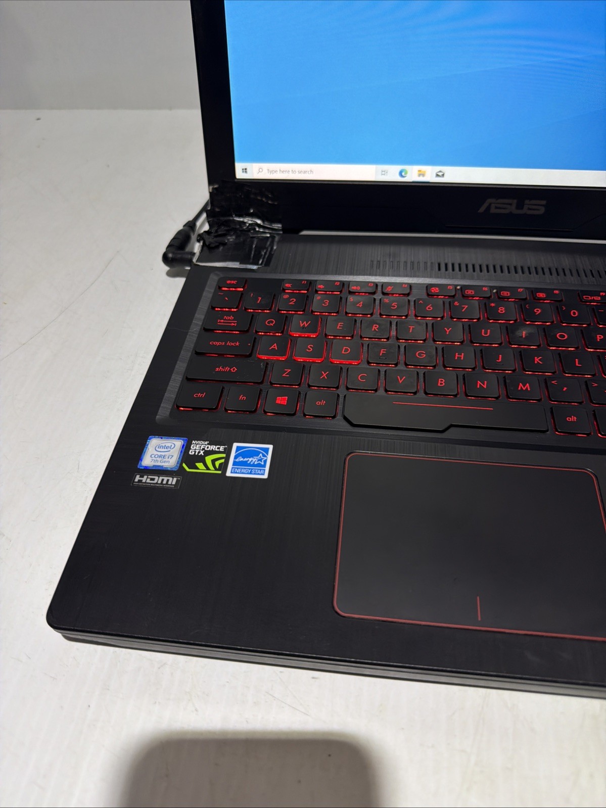 Asus FX503VD 15″ Laptop i7-7700HQ 8gb Ram 128gb SSD Windows 10 Home Hinge DMG
