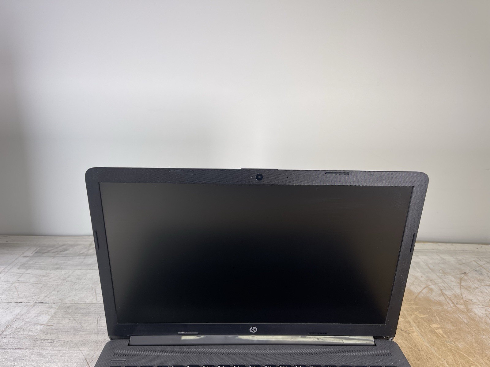 HP 250 G7 i5-1035G1 @ 1.0GHz, 16GB RAM, NO HDD/OS – (FOR PARTS)