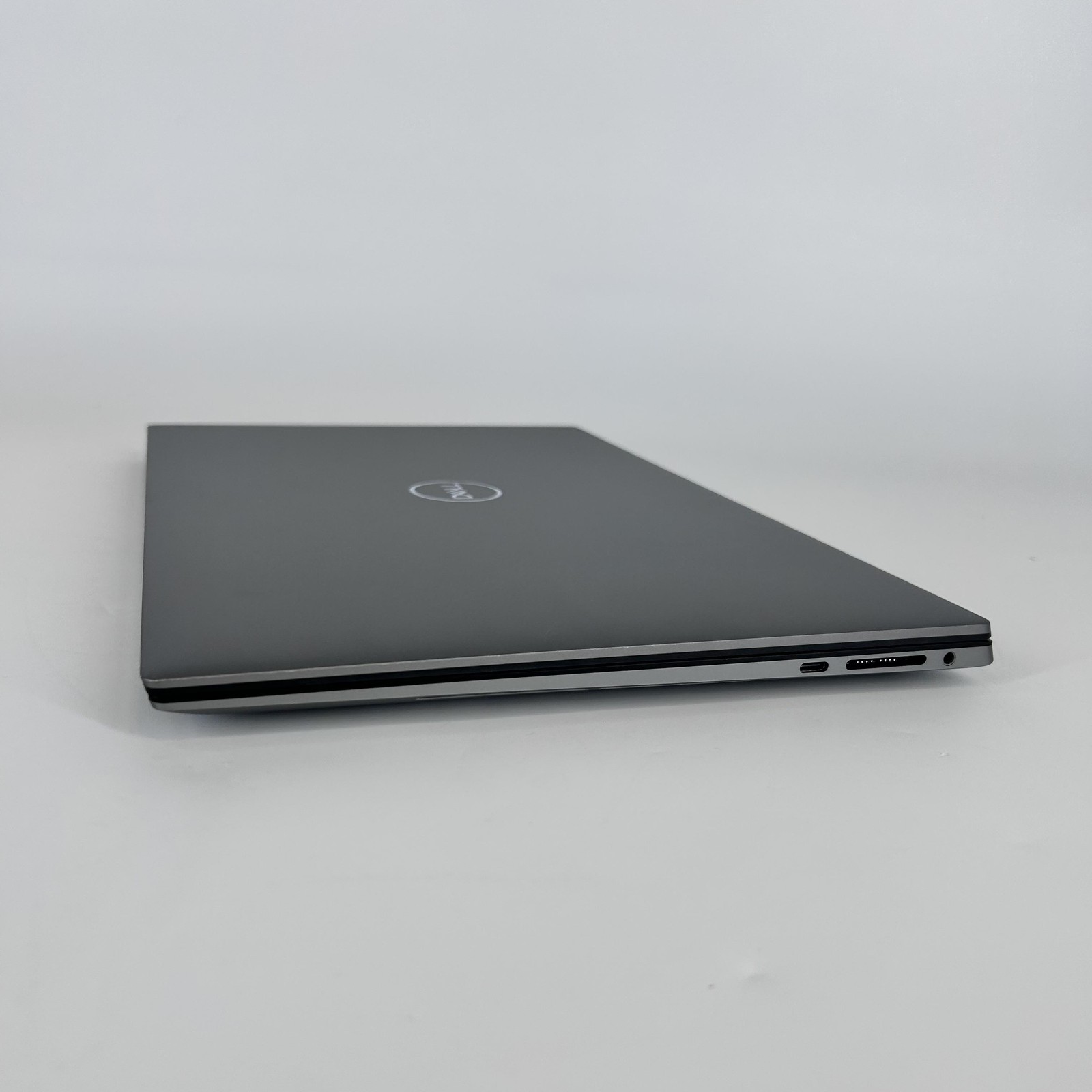 Dell Precision 5570 15.6 FHD+ 2.5 GHz i9-12900H 8GB 1TB SSD RTX A2000 Excellent