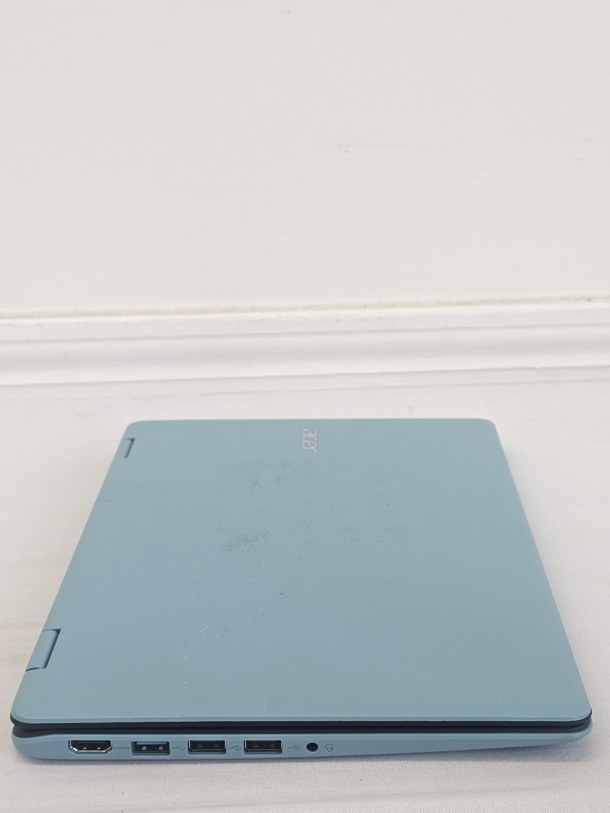 Acer Spin 1 Laptop – Intel Celeron N3350 – 4GB RAM – 32GB SSD – BAD BATT – READ