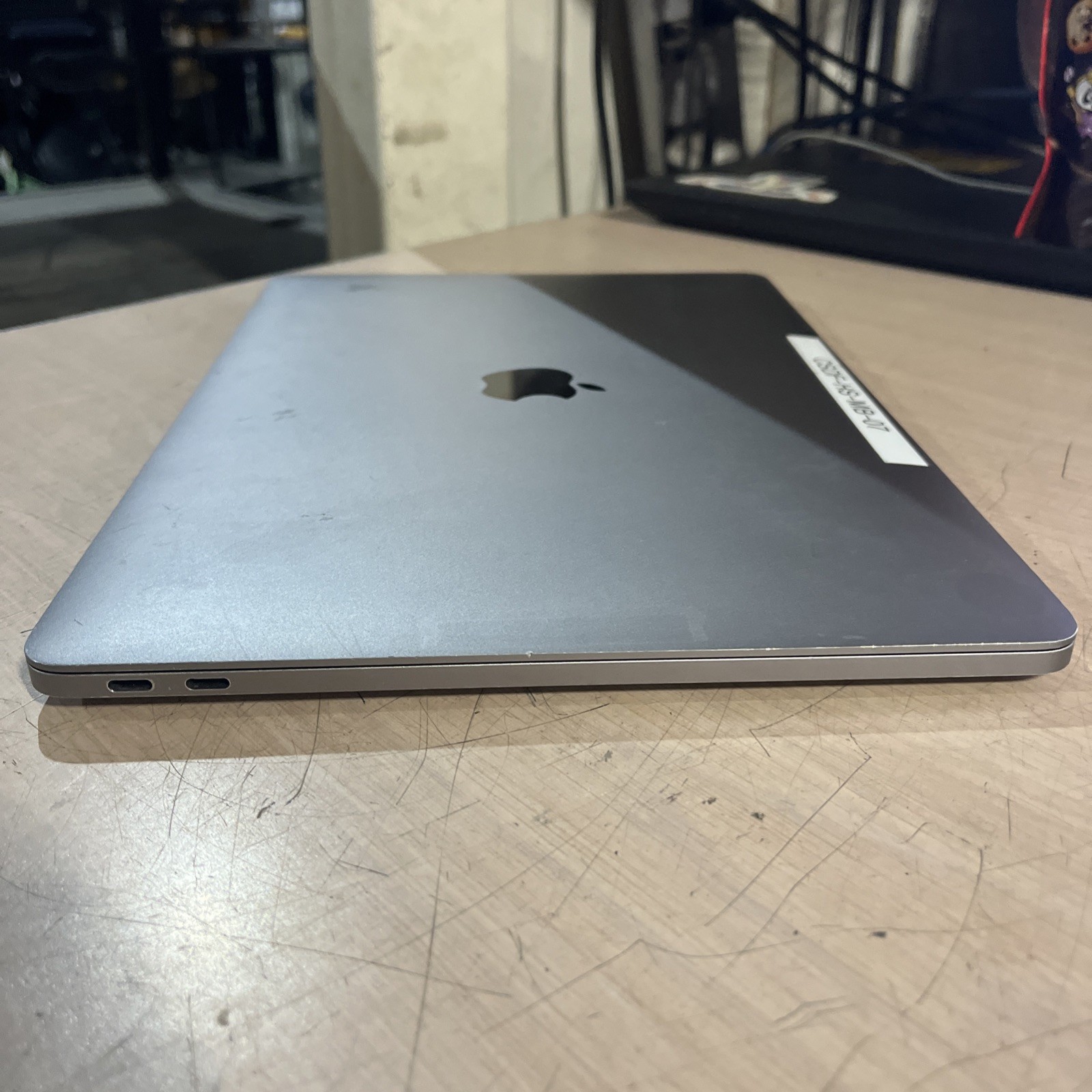 APPLE MACBOOK PRO 13″ MID-2017 CORE I5-7360U 2.3GHZ 8GB RAM NO HD ,,