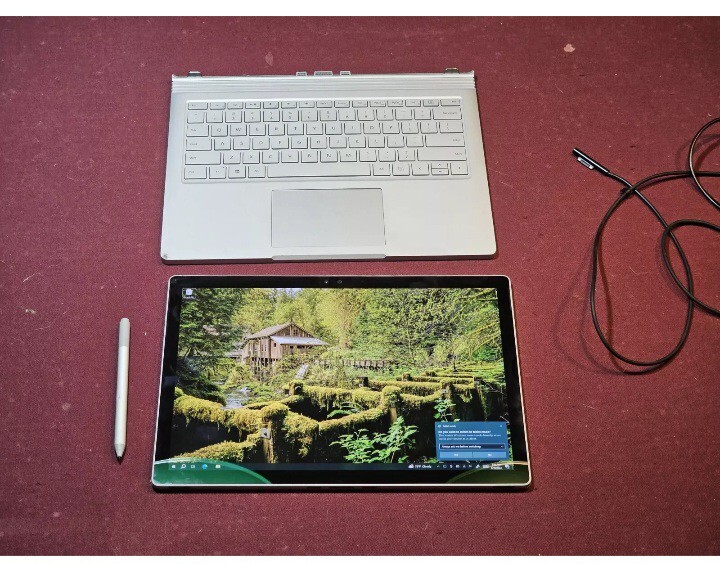 Microsoft Surface Book Nvidia 965m 13.5in.(1TB, 16gb Ram Intel Core i7 6th Gen.)