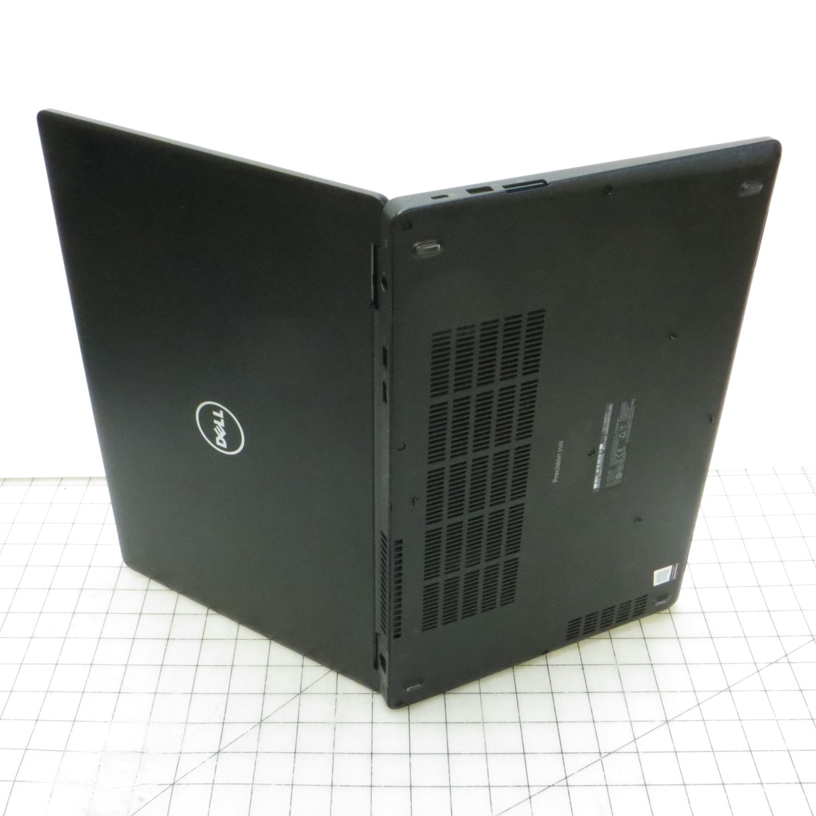 Dell Precision 3520 Intel i7 8GB RAM 256GB SSD 15.6″ Windows 11 Pro Laptop PC