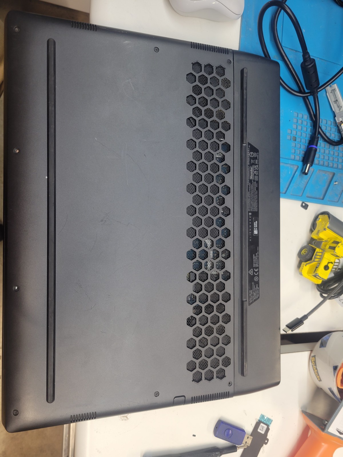 Alienware m17 R5 17.3” AMD Ryzen 7 6800H 4.7GHz Gaming…