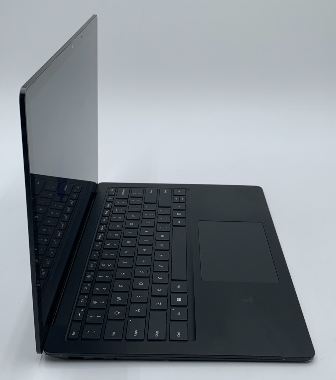 Microsoft Surface Laptop 4 1951 13.5″ i5-1145G7 2.6GHz 256GB SSD 8GB DDR4 BLK C