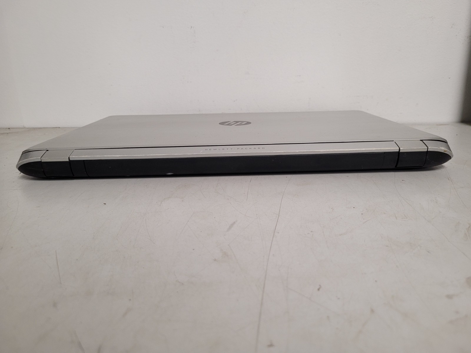 Hp pavilion 17 17.3″amd A10-5745m 2.1ghz 6gb ram 700gb hdd charger 5CD42940KL
