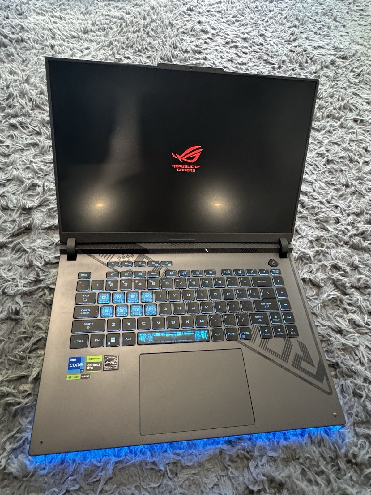 ASUS ROG Strix G16 16″ FHD i7-13650HX/RTX 4060/16GB/1TB SSD/Win11 G614JV-AS73