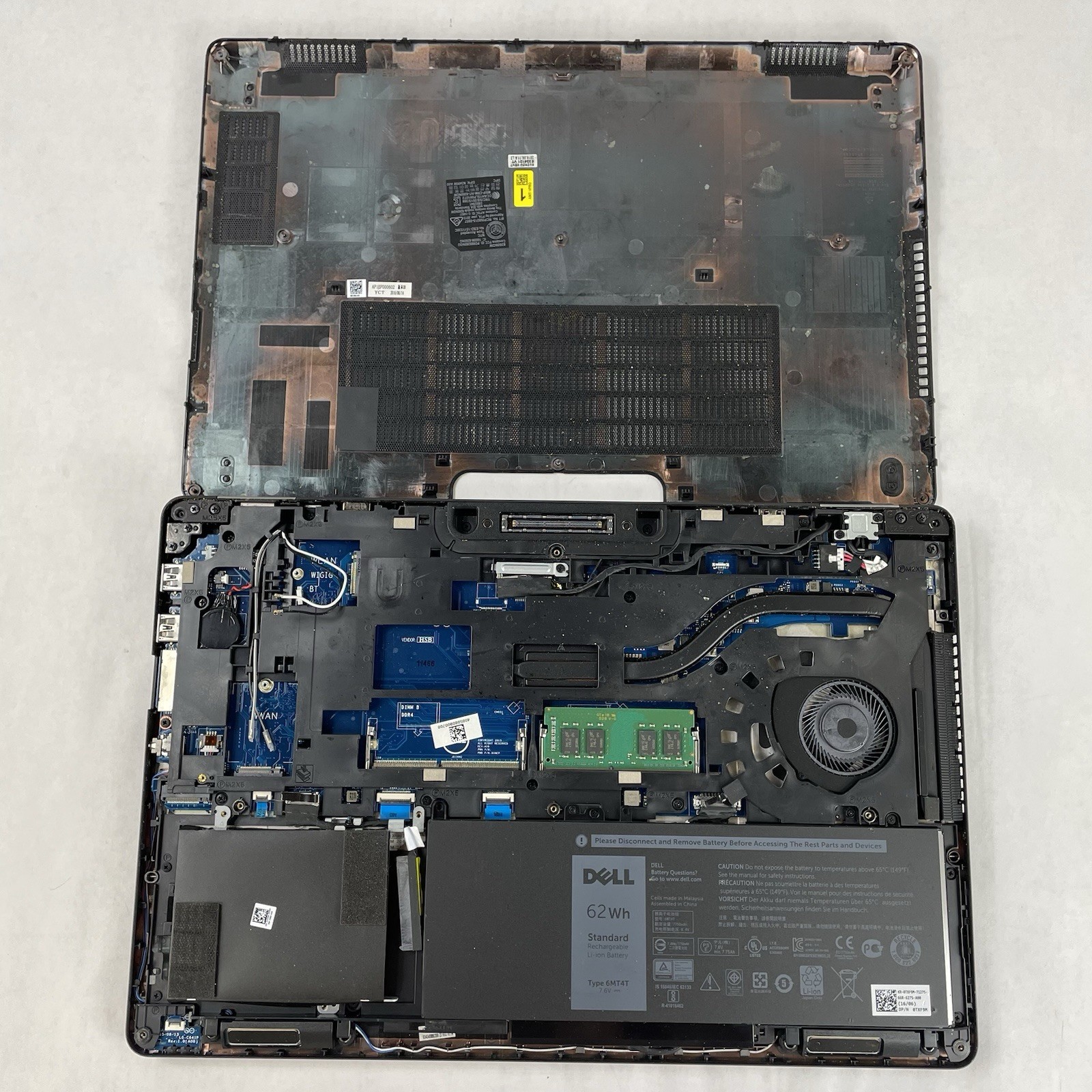 Dell Latitude E5570 15.6″ i5-6300U 2.40 GHz 8 GB RAM No SSD No OS No AC