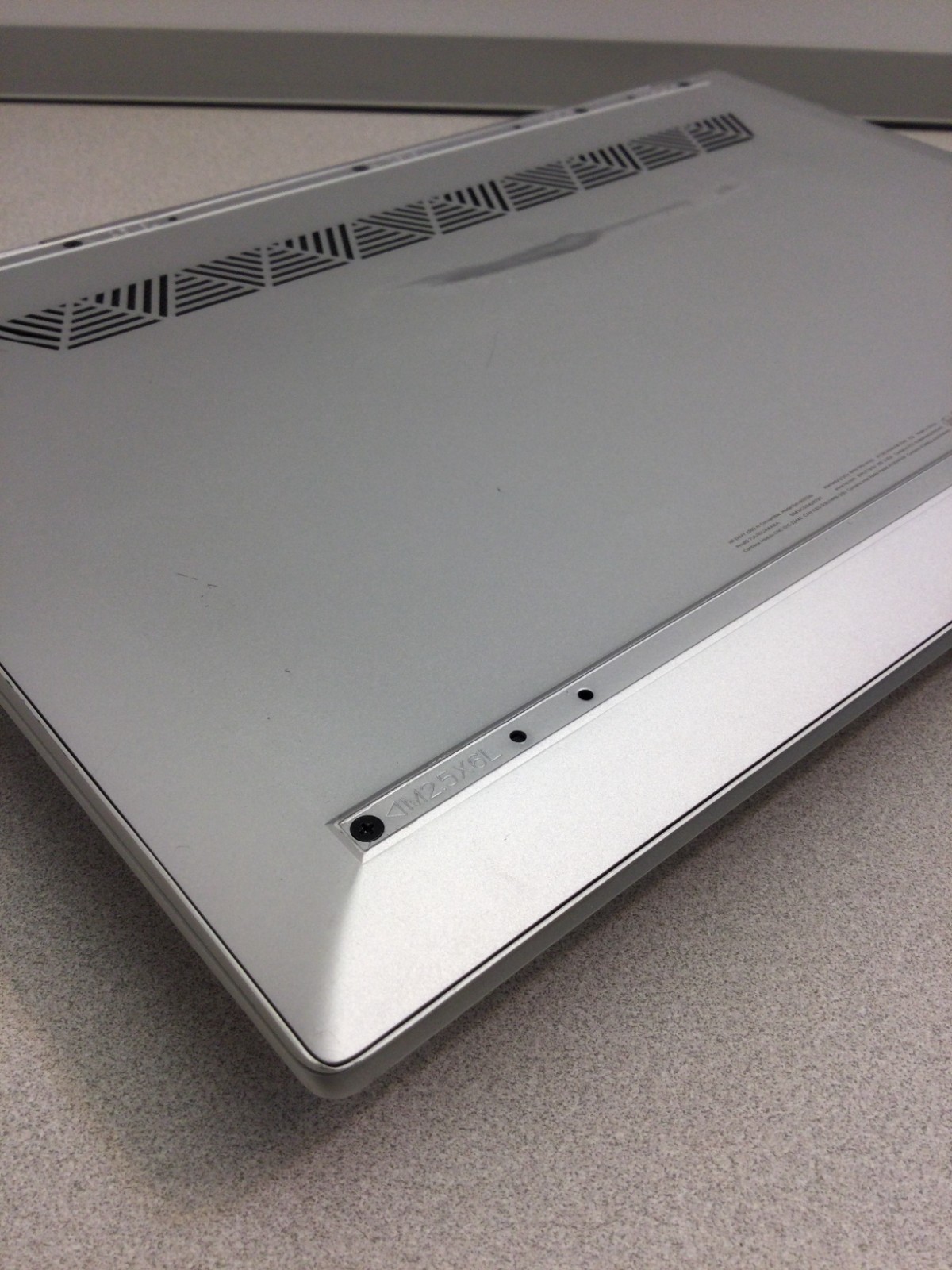 HP Envy x360 Convertible 15m-dr1xxx 15.6″Touch /i7-10510U/16GB/256GB SSD 1.80ghz