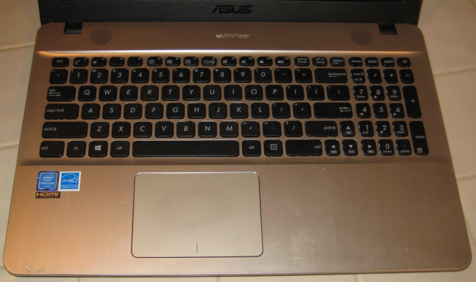 Asus Sonic Master X541N, Pentium N4200@1.1GHz, 8GB RAM, 240 GB SSD, Win 10 Home
