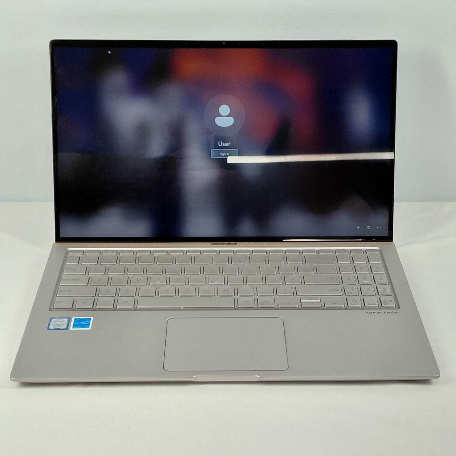 Asus Zenbook 15 UX533F 15.6″ i7-8565U 1.9GHz 16GB RAM 1TB SSD GeForce GTX 1050