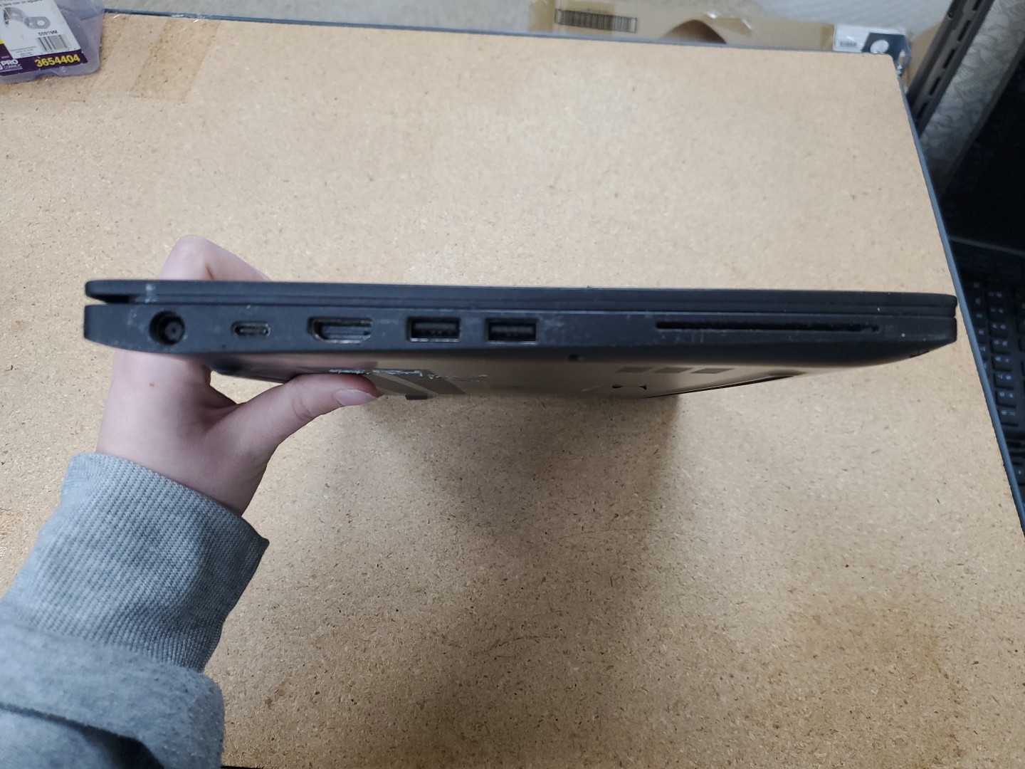 Dell Latitude 7480 14” i5-6300U 2.4GH 8GB DDR4 256GB SSD Win 11 032526-2