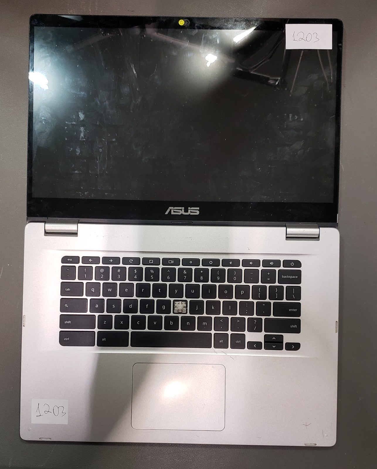 Lot of 3 ASUS Chromebook C523NA 15.6 Inch 1920×1080 Touchscreen 2.5 GHz Silver