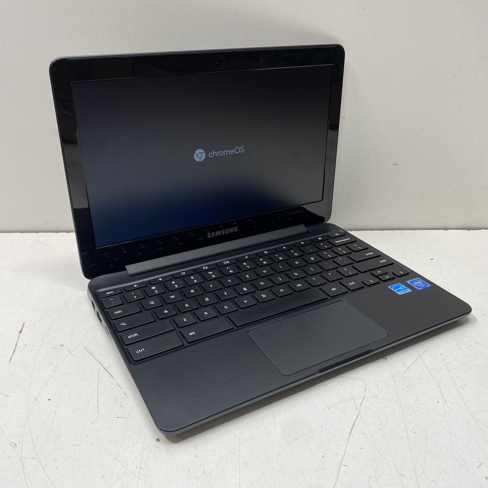 Samsung Chromebook 3 (XE500C13-K04US) 11.6″ Intel Celeron Chrome OS