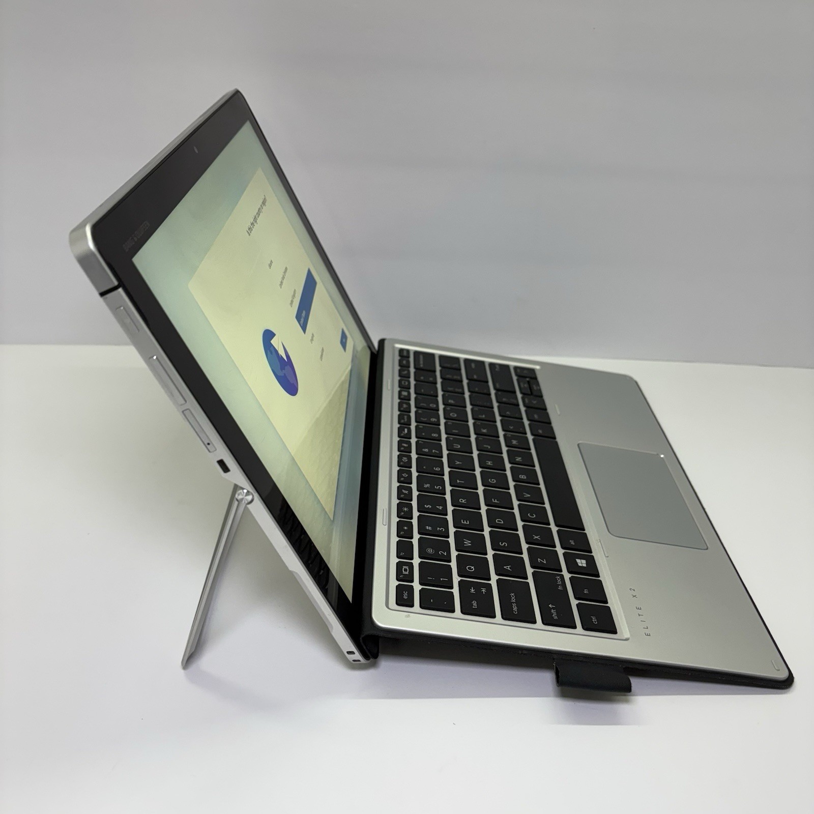 HP Elite x2 1012 G2 12.3″ Touchscreen i7 7th Gen 16GB RAM 256GB SSD Win 11 Pro