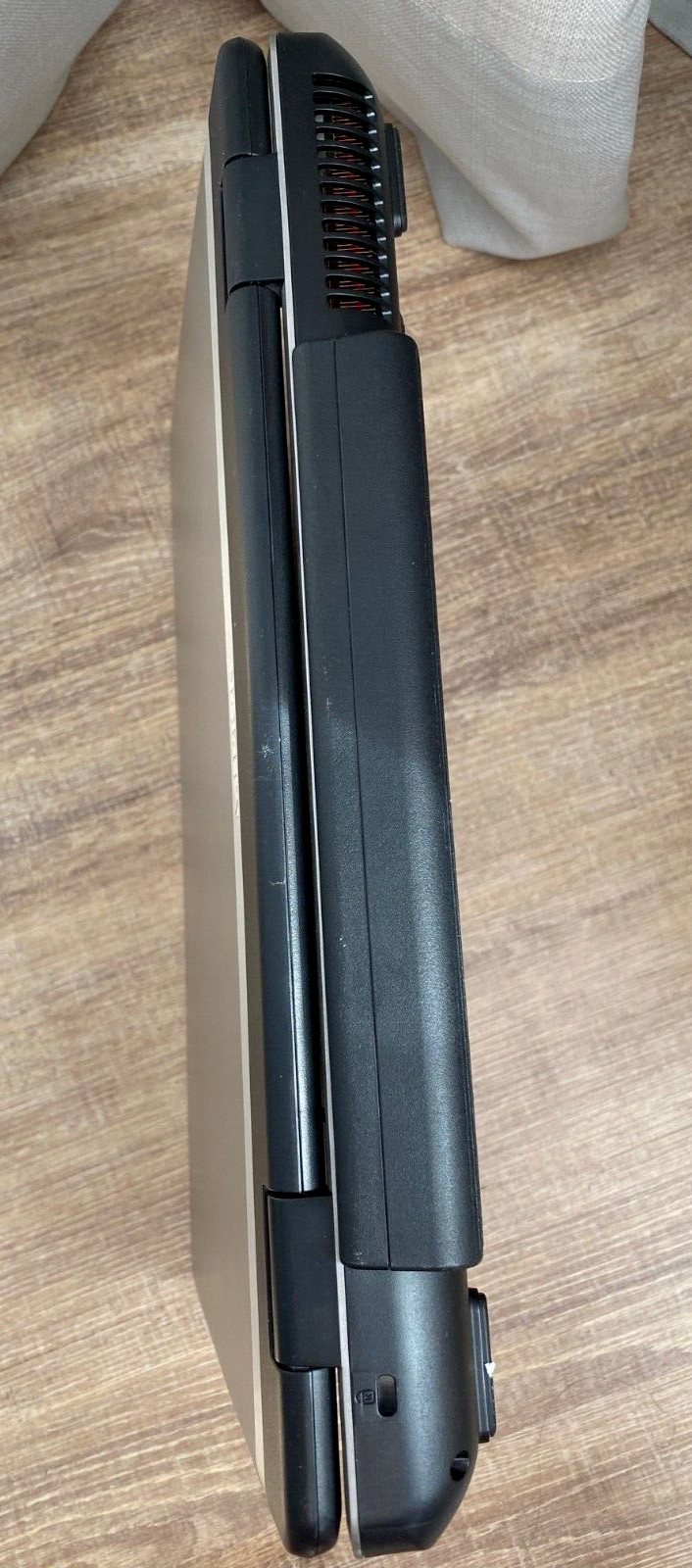 Medion MD Akoya 96290 intel T2130 2GB Memory No HDD Used