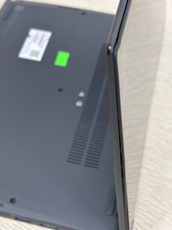 Lenovo ThinkPad X13 Yoga 13″ Touch i5-1145G7 16GB 256GB SSD W11Pro ~Screen issue