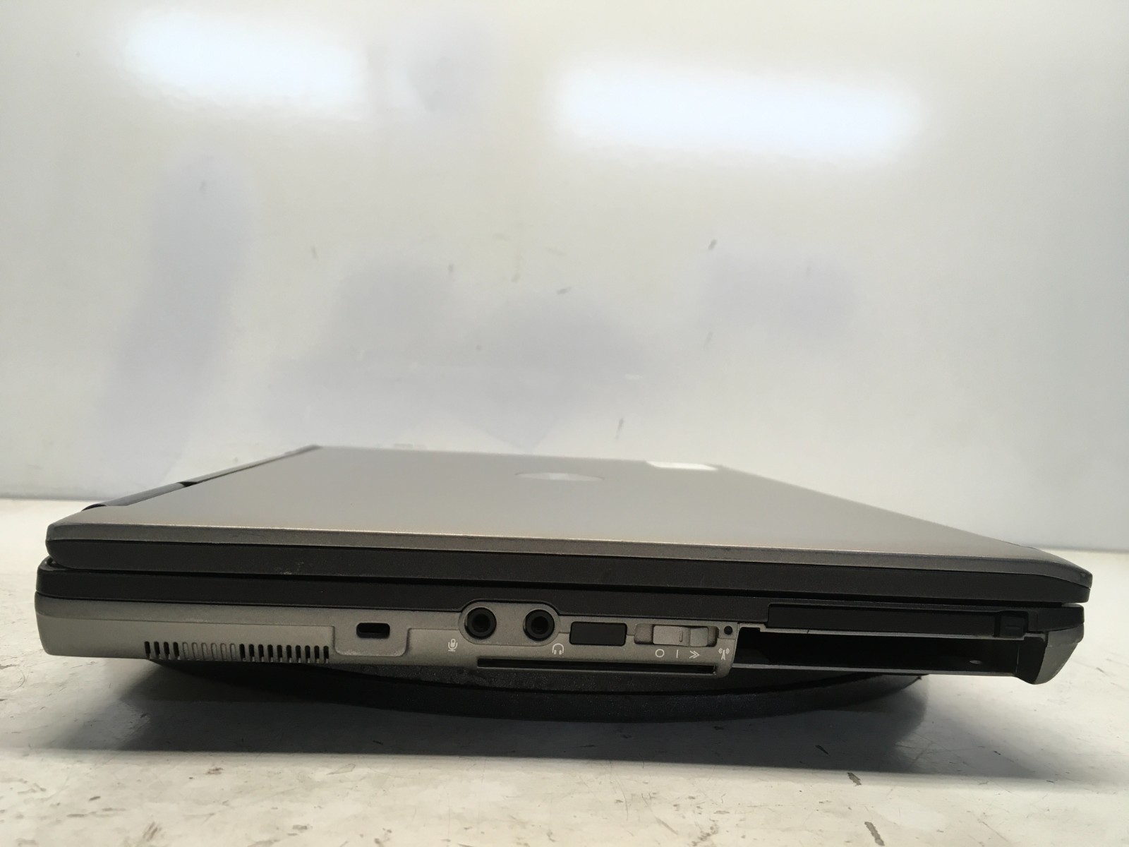 Dell Latitude D620 Intel Core 2 Duo 06F6 2 GB 3 GB 500 GB WINDOWS XP NO BAT