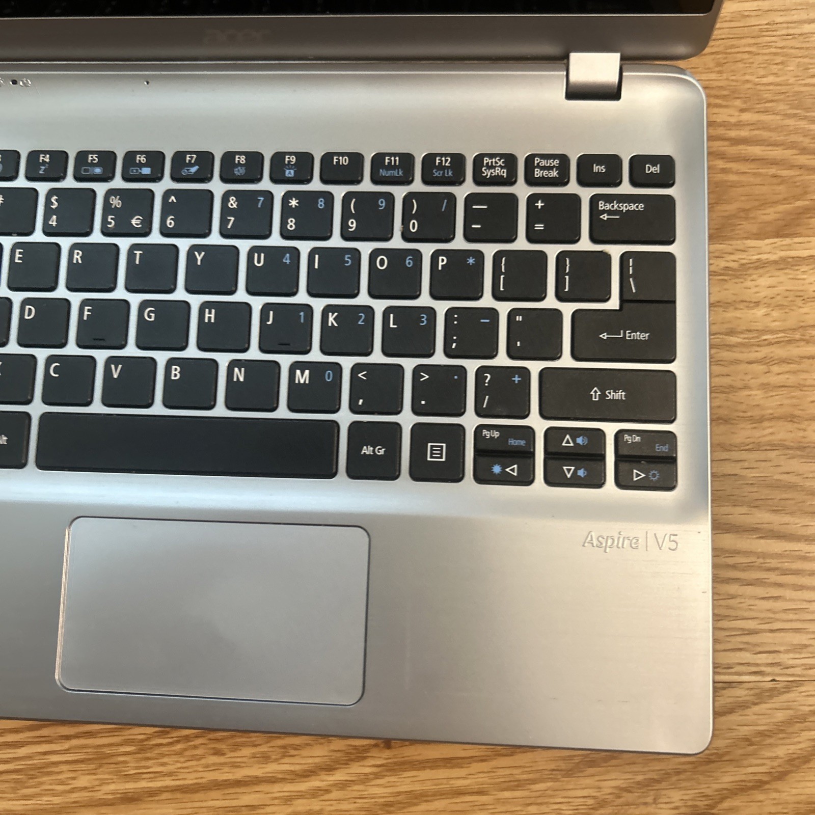 Acer Aspire V5 122p 0408 Laptop AMD Dual-Core A4-1250 4 GB Storage 11.6″ Read!!!