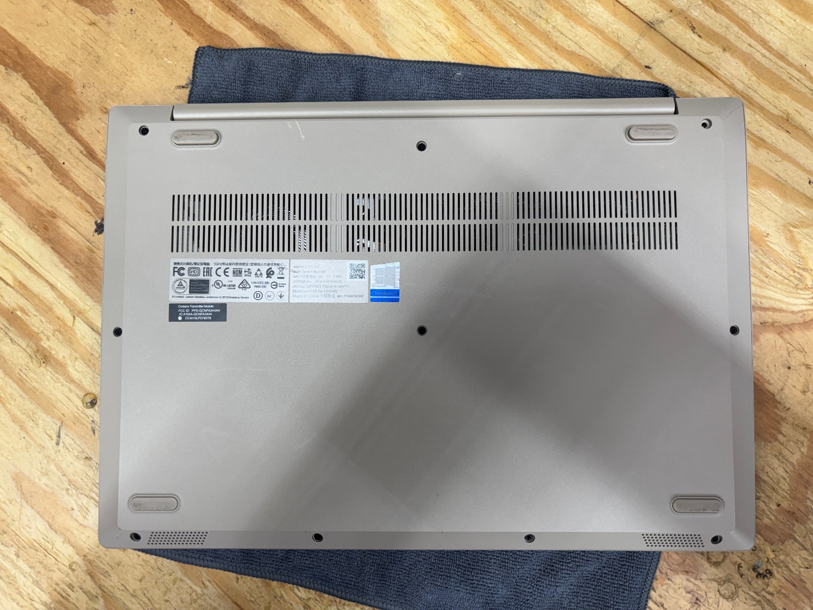 Lenovo IdeaPad 3 15ADA05 15.6″ FHD Ryzen 5 3500U 8GB 256GB SSD Windows 11 Home