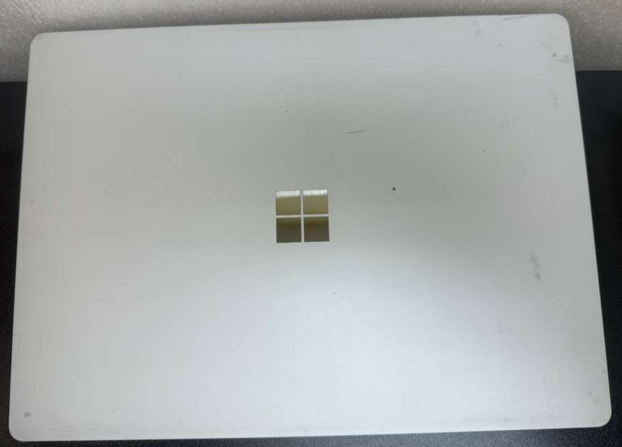 Microsoft Surface Laptop 2 13.5″ Touch i5 8GB 256GB SSD Win 11 Pro USED