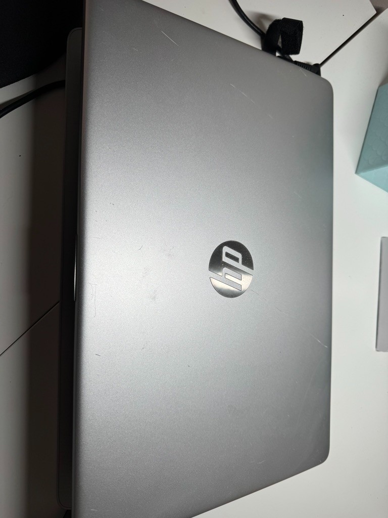 HP 15.6″ (256 GB SSD, Intel Core i5 11th Gen, 4.2 GHz, 8 GB).