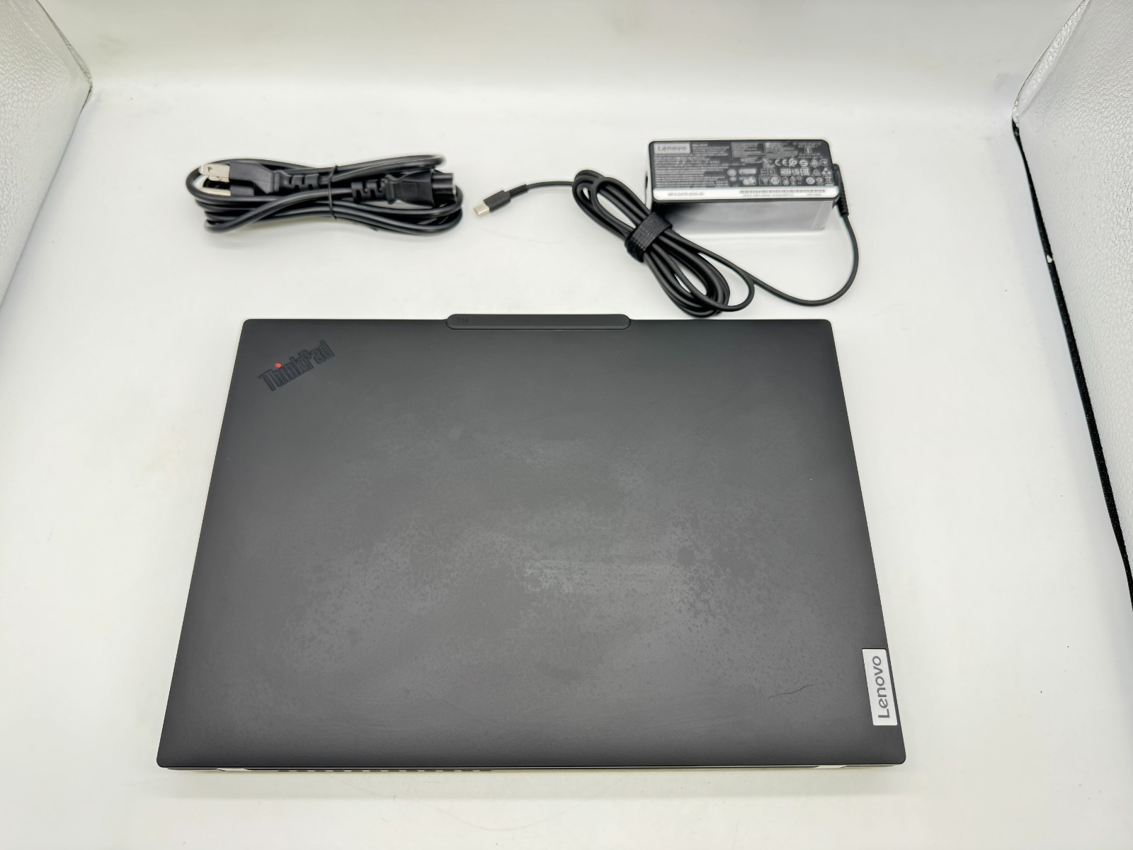 2025 Lenovo ThinkPad T14 Gen 5 intel Ultra 5 135U 16GB Ram 256GB SSD Excellent