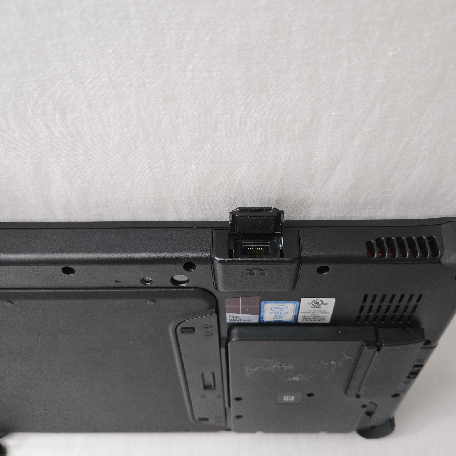 GETAC F110 G3 Rugged Tablet i7-6600U 2.60GHz 256GB SSD 8GB Ram Win10P – Grade A-