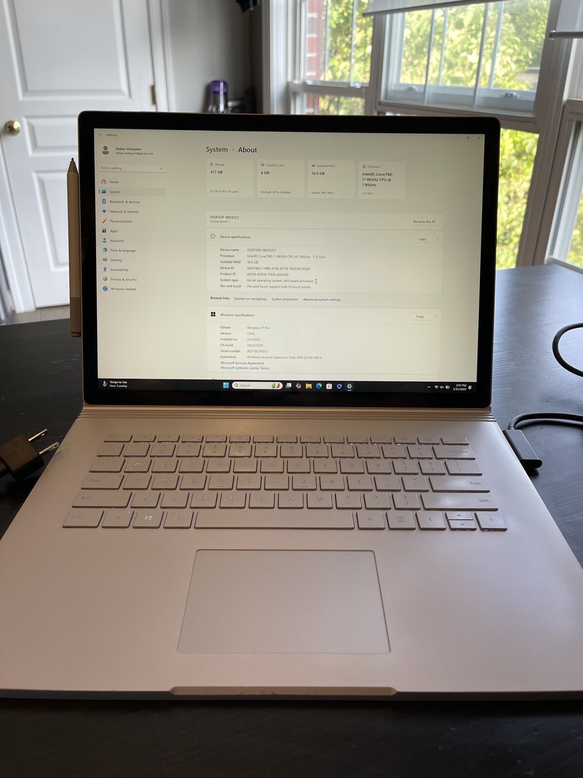 Surface Book 2 i7 16GB GTX 1060 + Surface Dock, Pen, Mouse, Charger