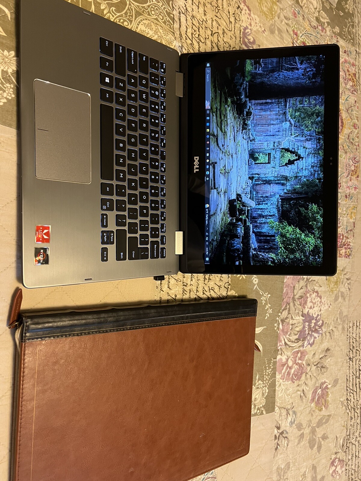 Dell inspiron 13 7000 Touch Screen Tablet 2-in-1 Book Case Included