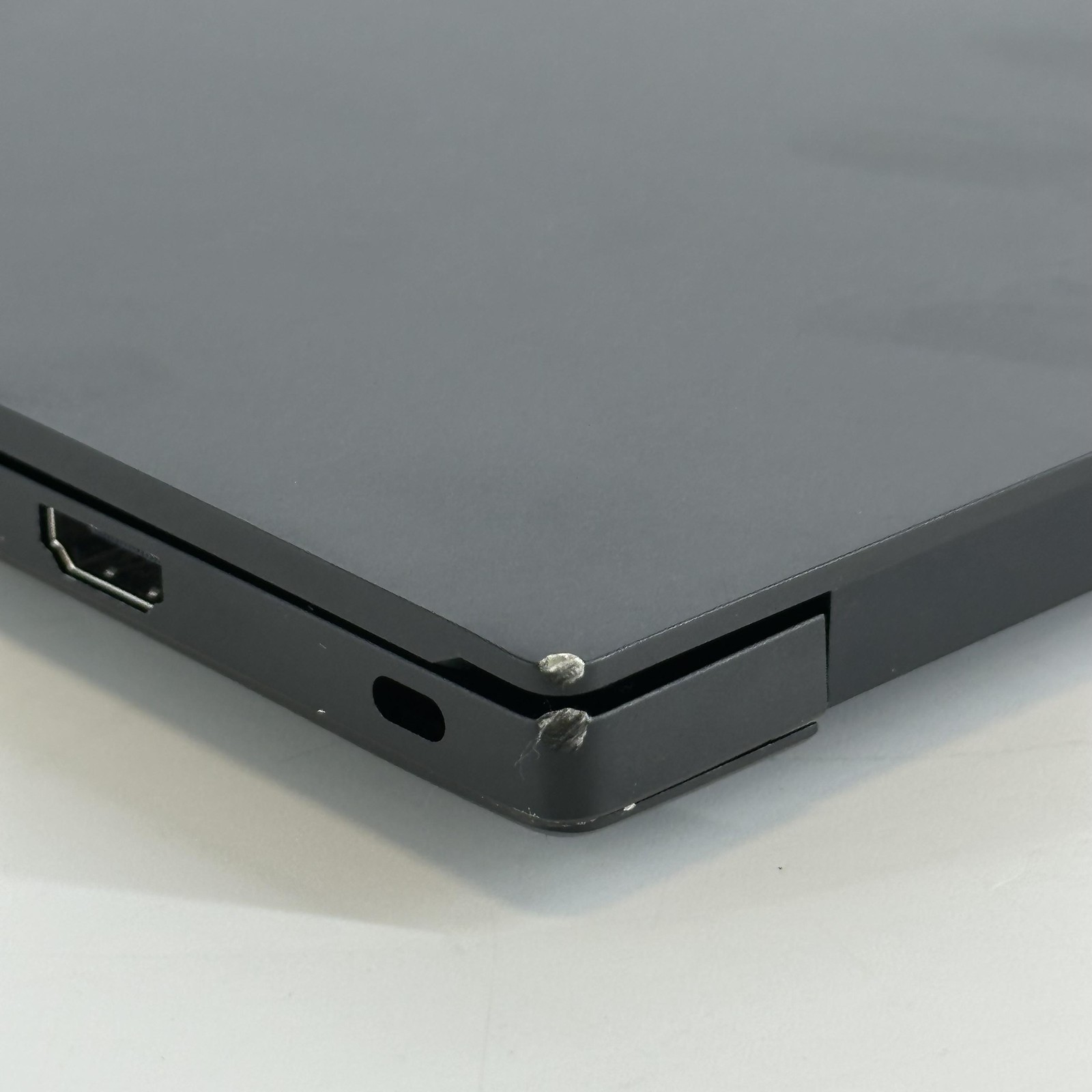 Razer Blade 14 2K 3.3 GHz Ryzen 9 5900HX 16GB 1TB SSD RTX 3070 – BAD DC PORT