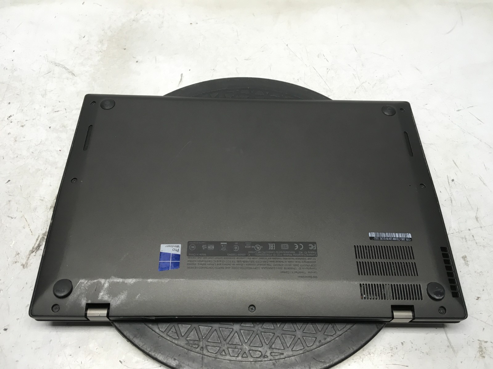 Lenovo ThinkPad X1 Carbon Intel i7-5600U 2.6GHz 16 GB NO HDD No Batt