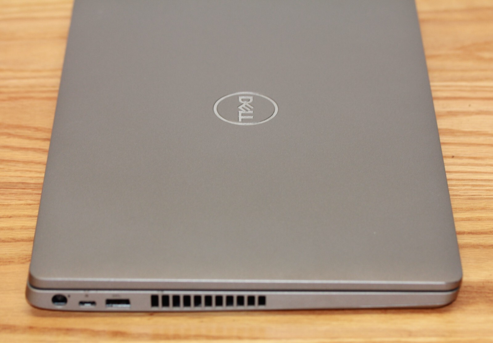 Latitude 5510: 15.6 FHD, i7-10610U, 32GB, 1TB NVMe, Win 11 Pro ** Read Desc.**