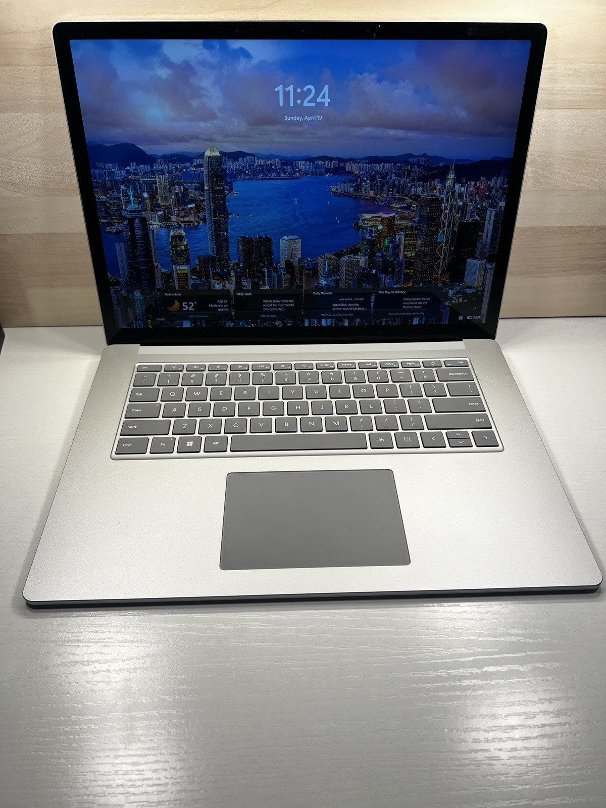 Microsoft Surface Laptop 5 15″ (256GB SSD, Intel Core i7 12th Gen. (READ)