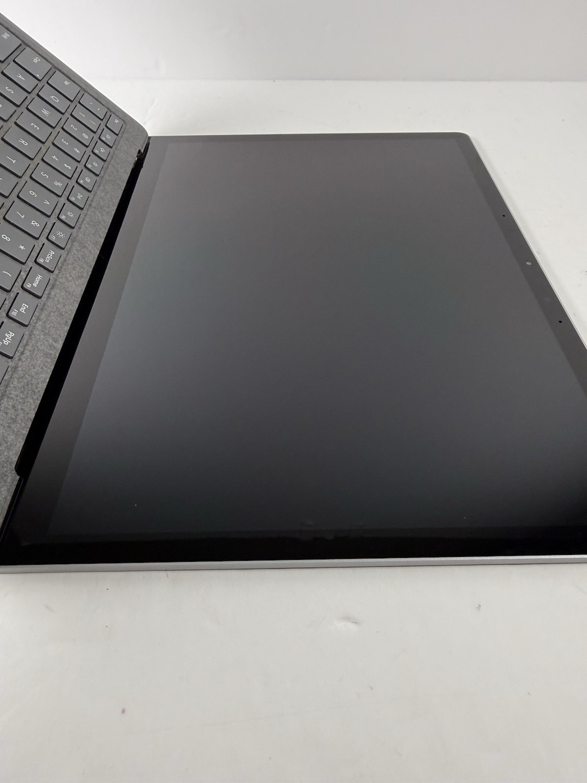 Microsoft Surface Laptop 5 13.5” 1950 Intel Core i7-1265U 16GB RAM 512GB NVME