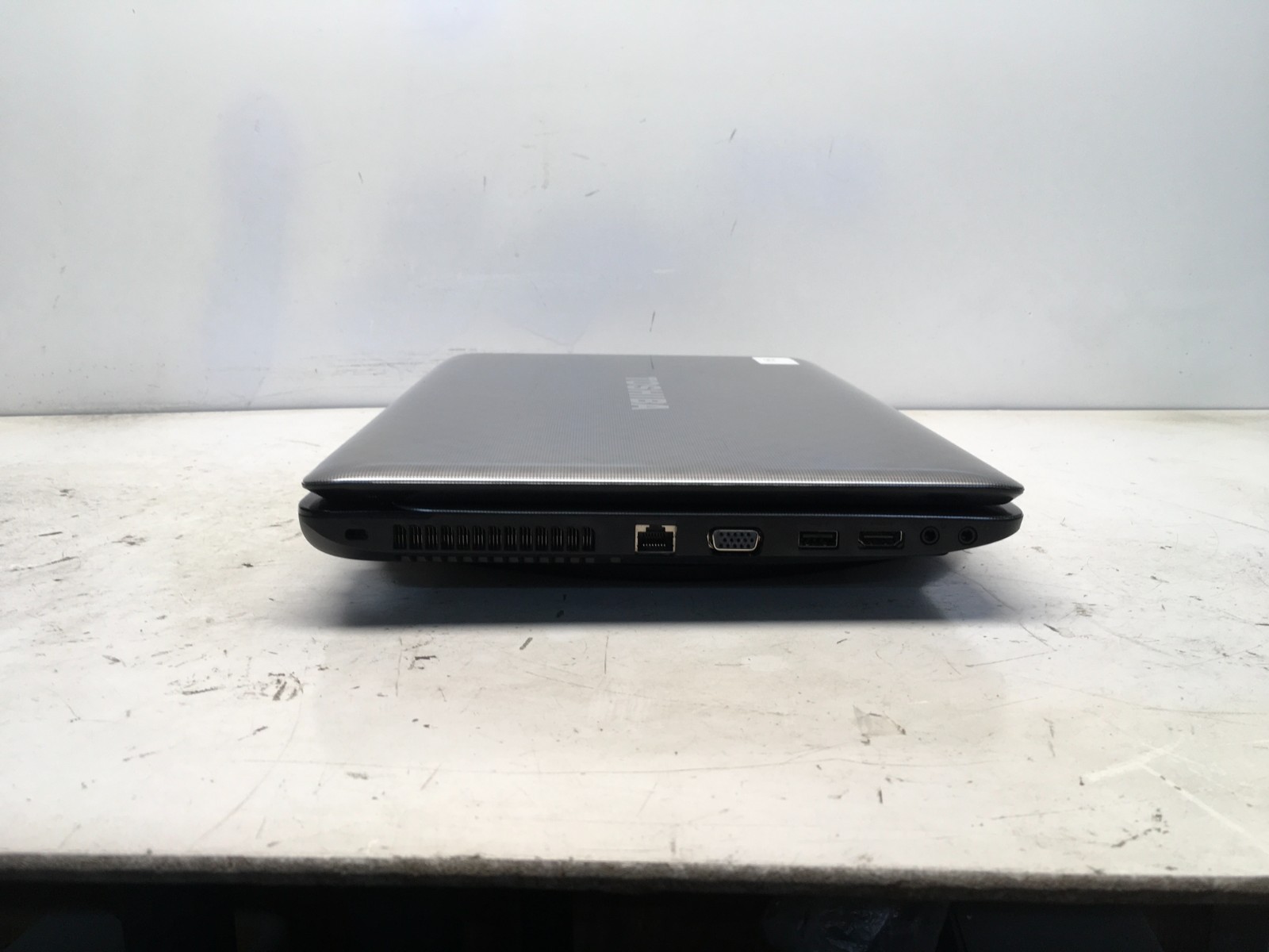 Toshiba Satelite L755-S5154 Intel Pentium B960 2.2GHz 4GB NO HDD