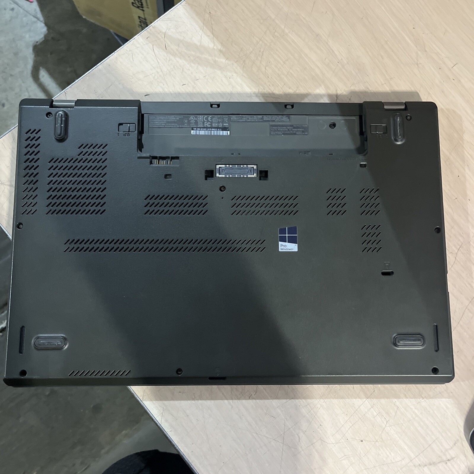 LENOVO THINKPAD T560 INTEL CORE I5-6300U 2.40GHZ 4GB RAM NO HD “