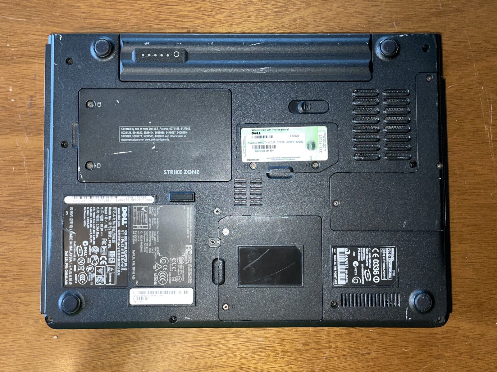 Dell Inspiron 640m Retro Windows XP Laptop w/batt, chrg. (18B1)
