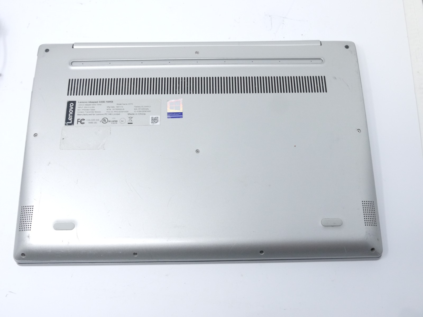Lenovo IdeaPad 330s-15IKB 15.6″ Laptop – Core it-8250U / 4GB / 128GB SSD / Win11