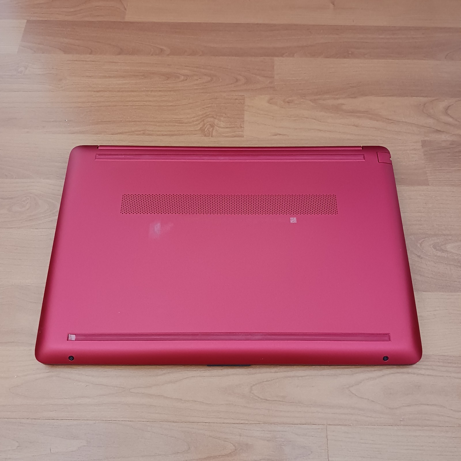 HP 15-dw0083wm Red Intel(R) Pentium(R) Silver Windows 11 4GB 240Gb SSD