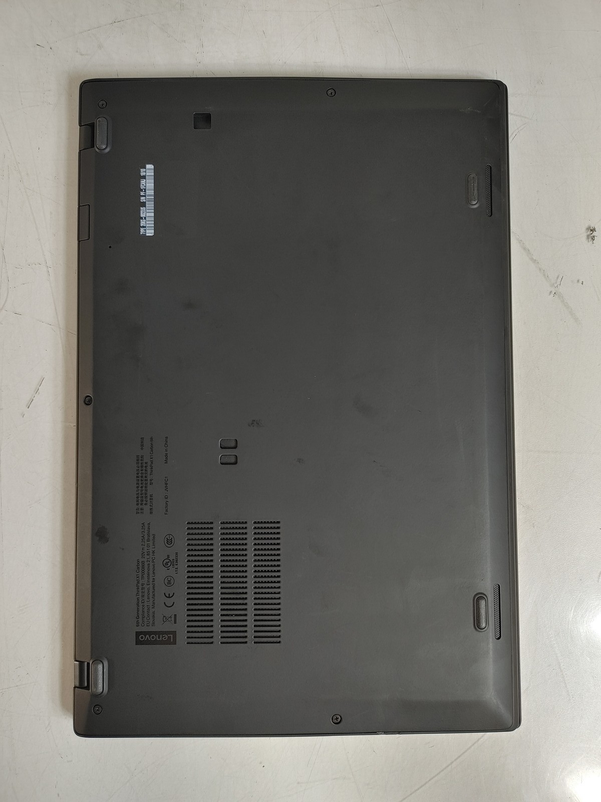 Lenovo ThinkPad X1 Carbon 6th Core i7-8550U 1.80 GHz 16 GB DDR3 No HDD