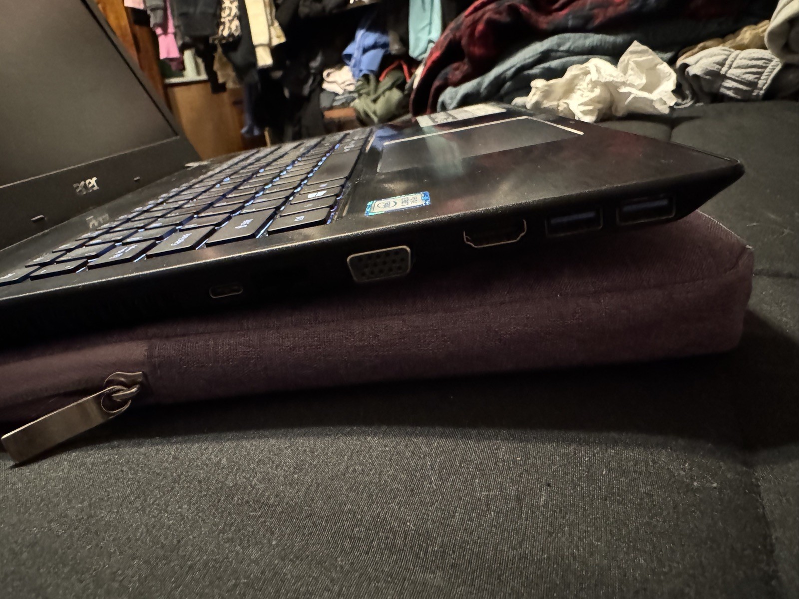 Acer E5-575 Laptop 15.6 Inch Screen Size 4GB DDR4 Memory, 1TB 5400RPM HDD