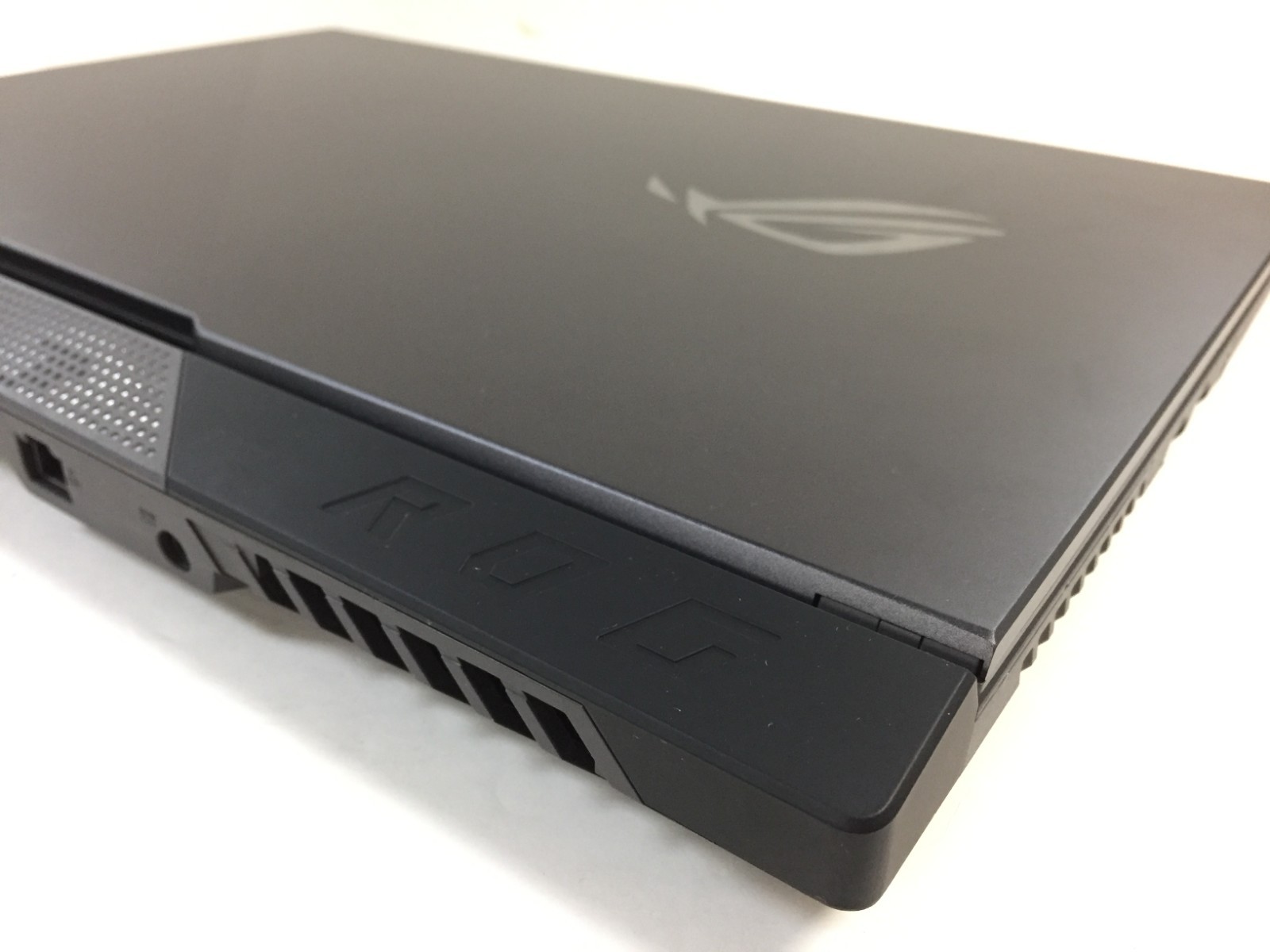 Asus Rog Strix G17 G713QR-ES96 17.3 Gaming Laptop/AMD R9 5900HX/RTX 3070/16G/1TB
