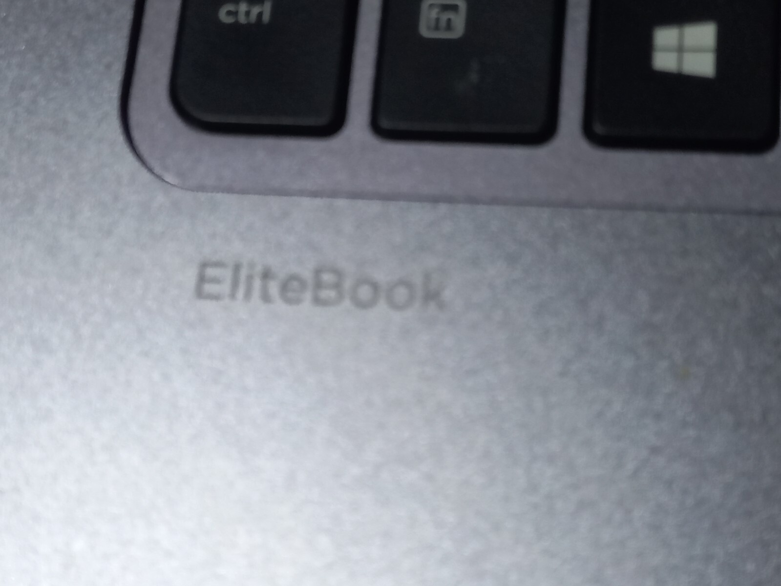 HP EliteBook Folio 1040 G2 i7-5600U 2.6GHz No Ram/HDD No Power As Is For Parts