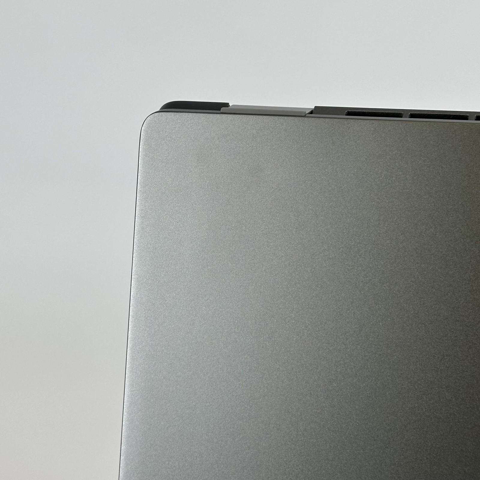 Dell Latitude 7440 14 Gray FHD+ 1.8 GHz i7-1365U 32GB RAM 512GB SSD Good